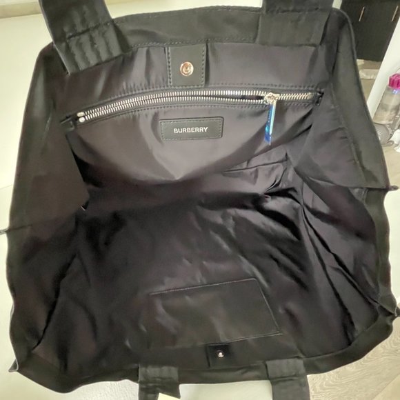 Burberry Black Nylon Signature Trench Tote, Oversized - Picture 11 of 12